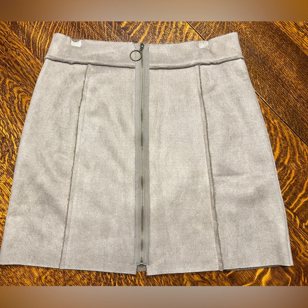 Hem & Thread Faux Suede Mini Skirt Taupe Size Medium EUC